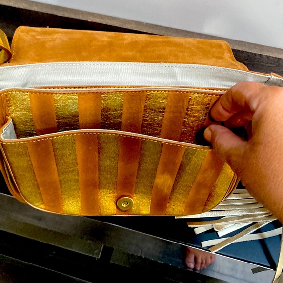 Vittoria Napoli. Made in Italy, genuine leather.Long adjustable strap. - Picture 4 of 4